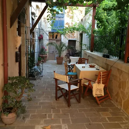 Lindas Convent Garden 4 Chania (Crete)