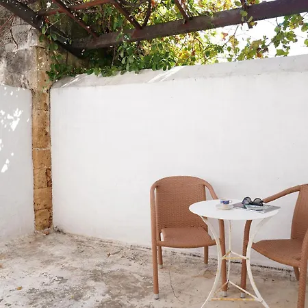 Lindas Convent Garden 4 Апартаменти *