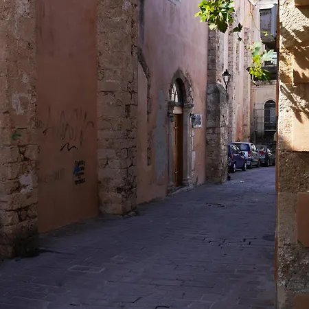 Lindas Convent Garden 4 Апартаменти