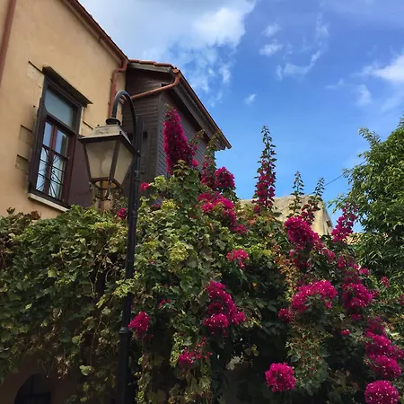 Lindas Convent Garden 4 Апартаменти *