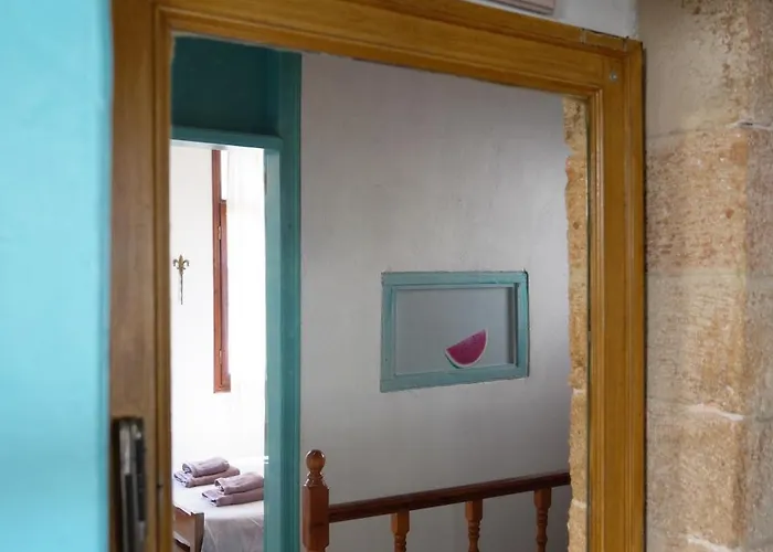 Lindas Convent Garden 4 *