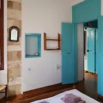 Lindas Convent Garden 4 *