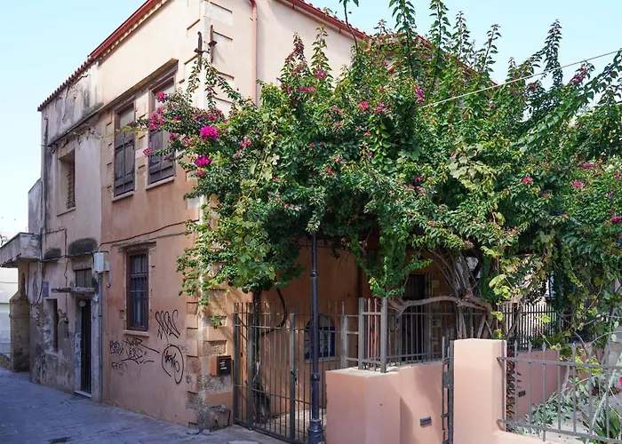 Lindas Convent Garden 4 ハニア