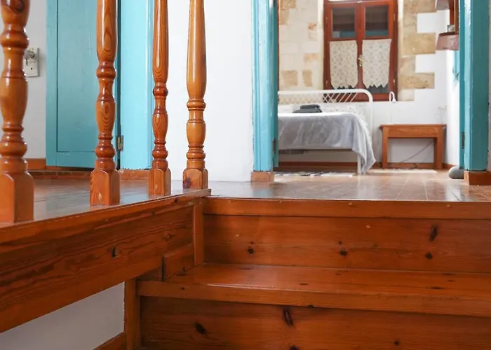 Lindas Convent Garden 4 アパート